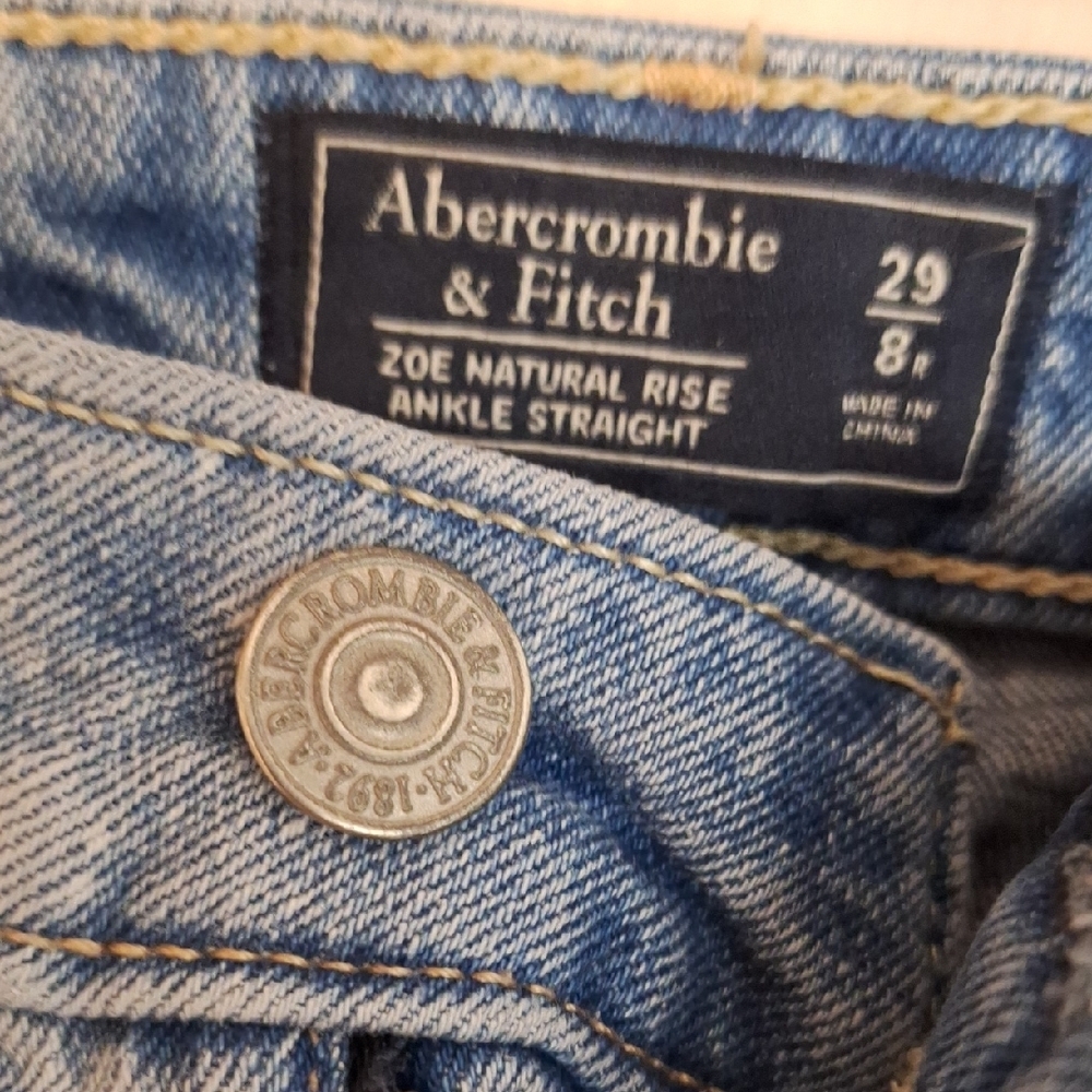 3/$20-Abercrombie & Fitch Light Blue Denim Jeans, Patchwork, Distressed, 8 - Picture 12 of 13